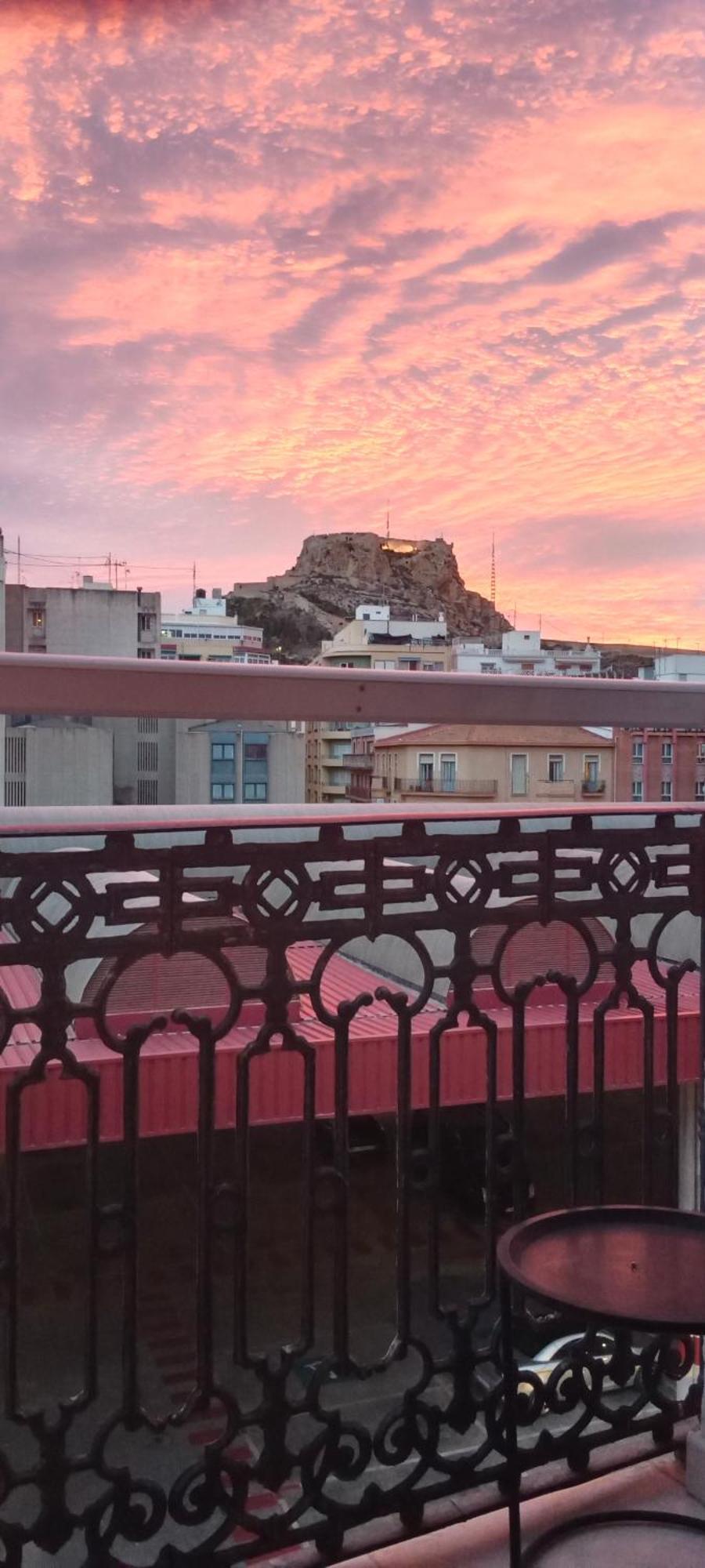 Room With Private Bathroom And Balcony Nearby The Mercado Central, Center And Beach Alicante Exteriör bild