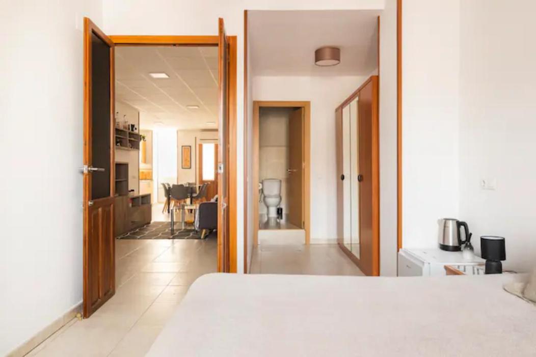 Room With Private Bathroom And Balcony Nearby The Mercado Central, Center And Beach Alicante Exteriör bild