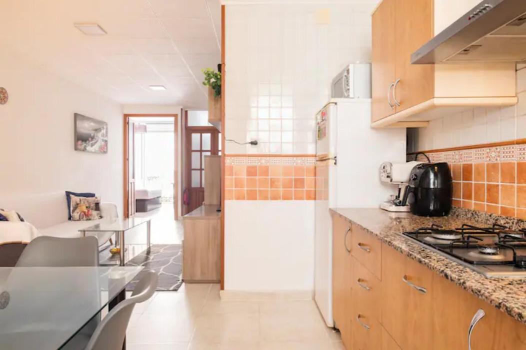 Room With Private Bathroom And Balcony Nearby The Mercado Central, Center And Beach Alicante Exteriör bild