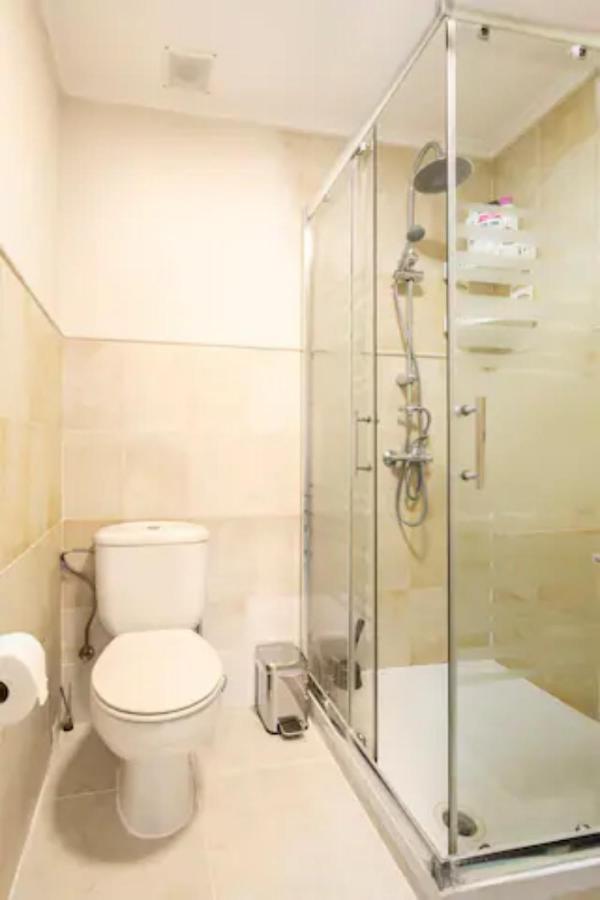 Room With Private Bathroom And Balcony Nearby The Mercado Central, Center And Beach Alicante Exteriör bild