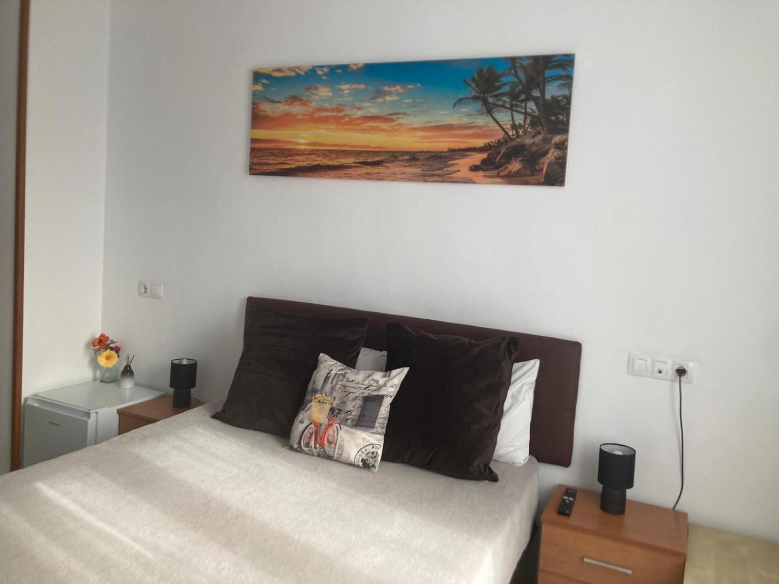 Room With Private Bathroom And Balcony Nearby The Mercado Central, Center And Beach Alicante Exteriör bild
