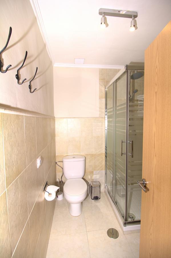 Room With Private Bathroom And Balcony Nearby The Mercado Central, Center And Beach Alicante Exteriör bild